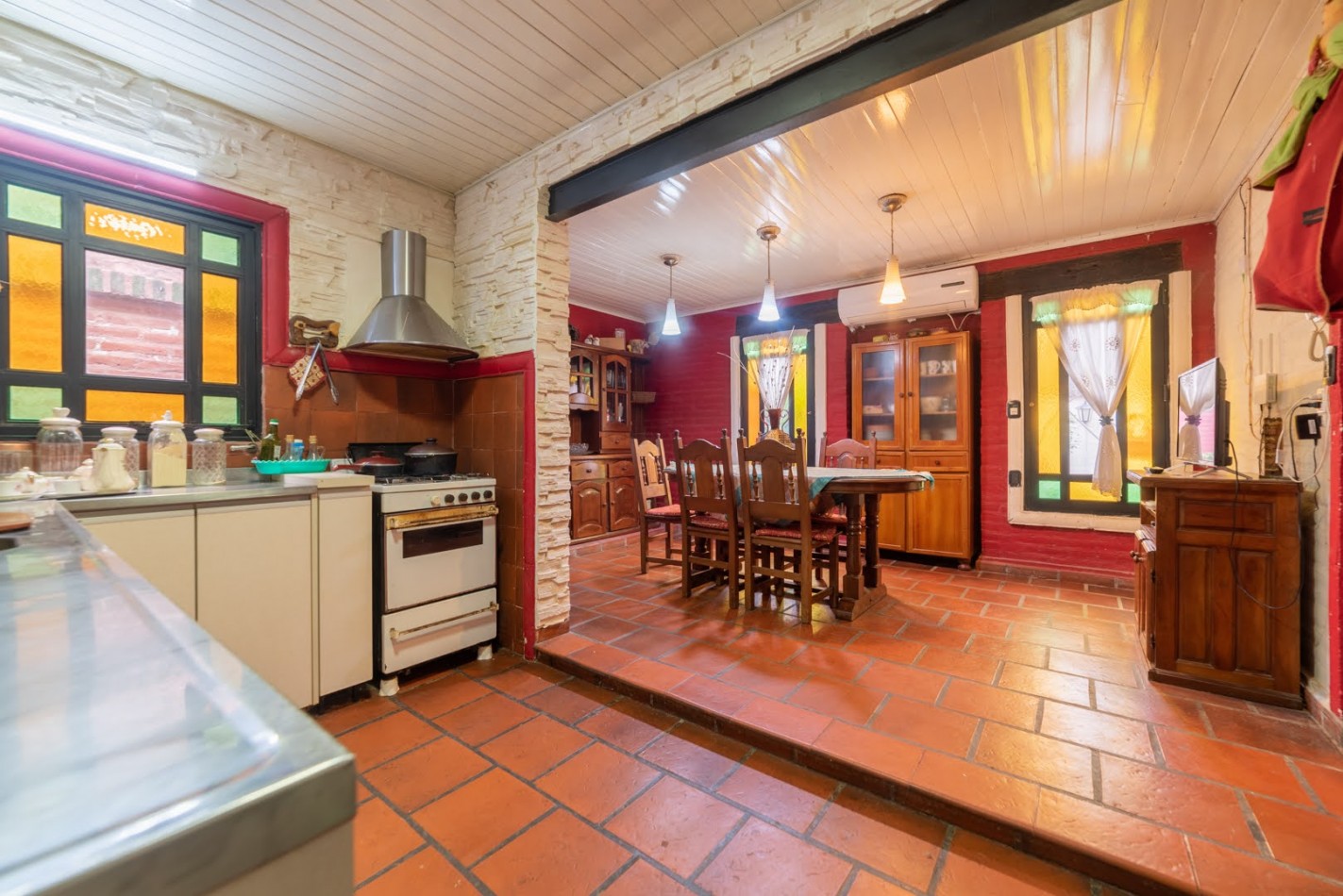 CASA EN LLAMBI CAMPBELL -   calle 2 DE ABRIL 684