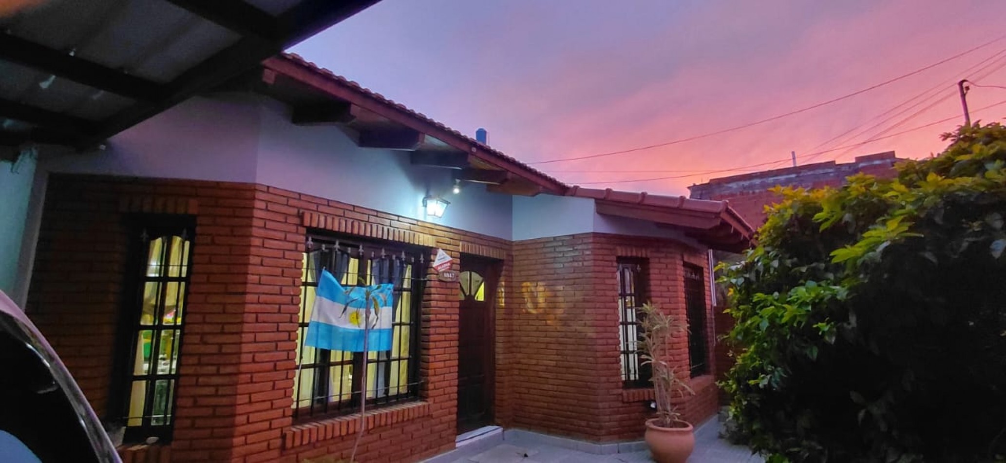 Casa a la Venta con Piscina y Quincho- VIEYTES 1847