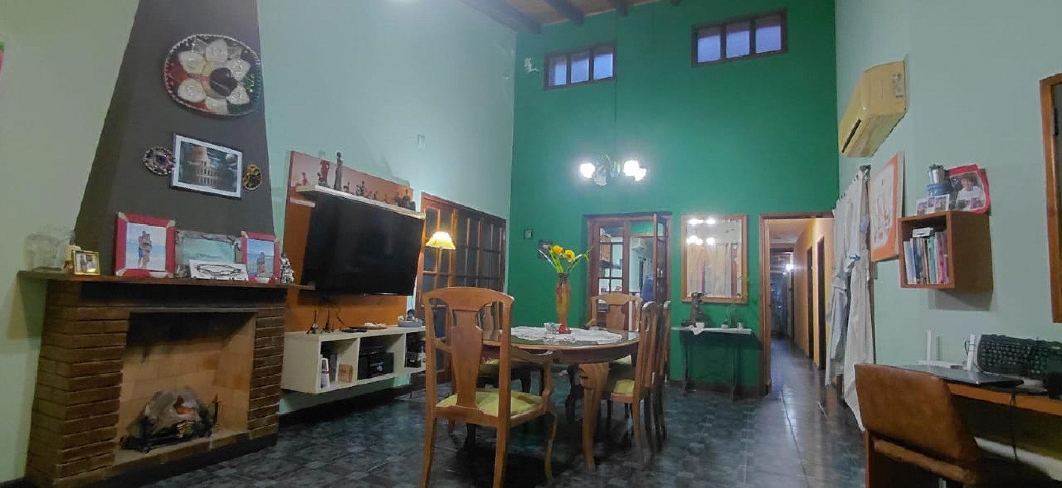 Casa a la Venta con Piscina y Quincho- VIEYTES 1847