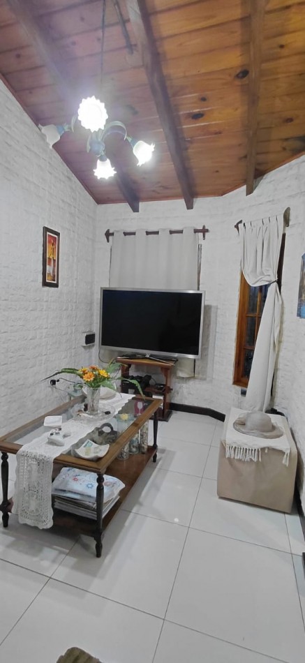 Casa a la Venta con Piscina y Quincho- VIEYTES 1847