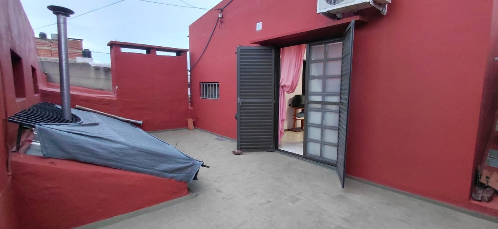 Casa a la Venta con Piscina y Quincho- VIEYTES 1847