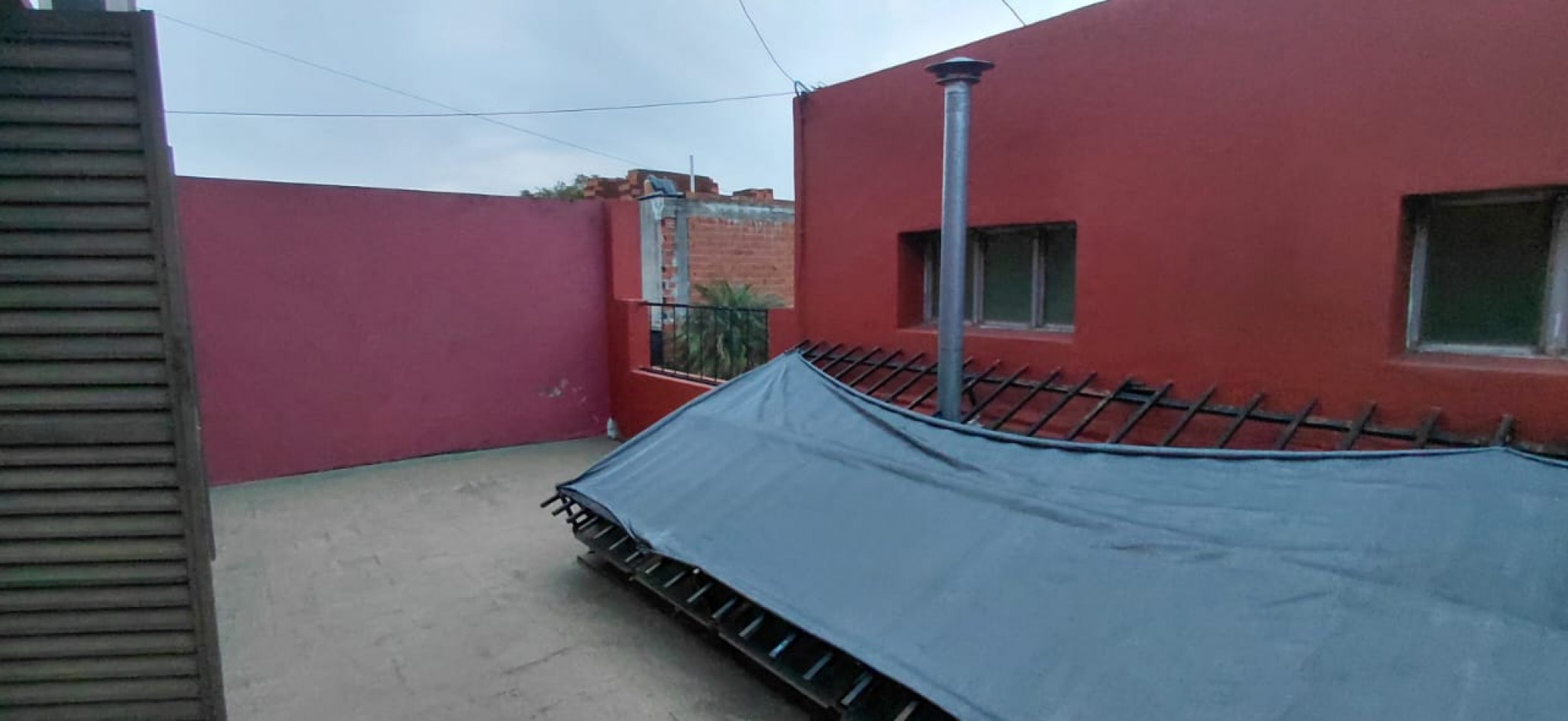 Casa a la Venta con Piscina y Quincho- VIEYTES 1847