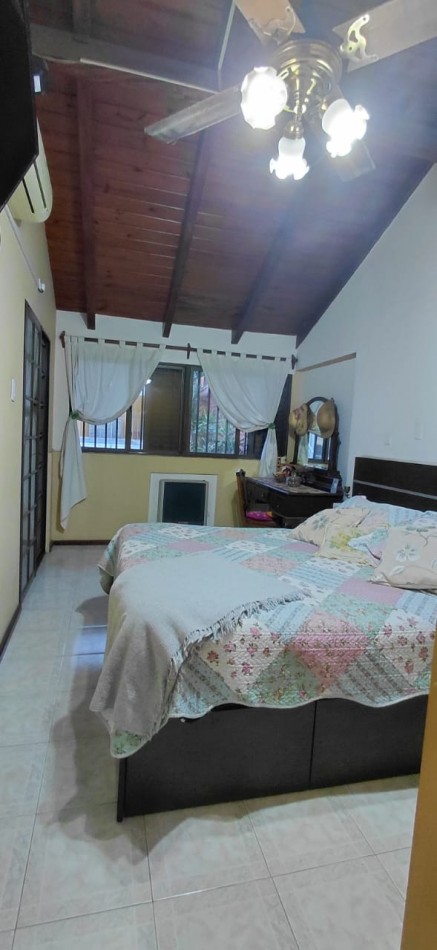 Casa a la Venta con Piscina y Quincho- VIEYTES 1847