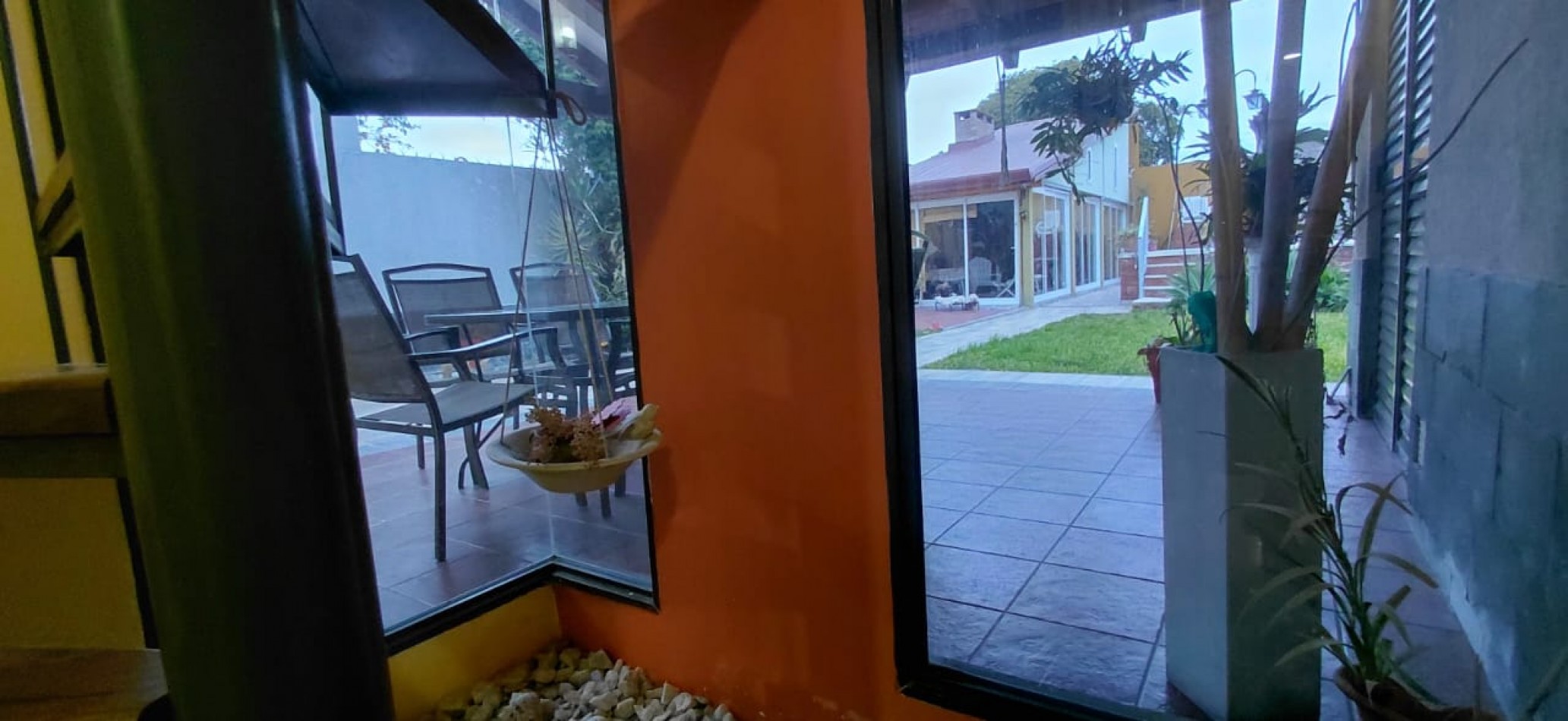 Casa a la Venta con Piscina y Quincho- VIEYTES 1847