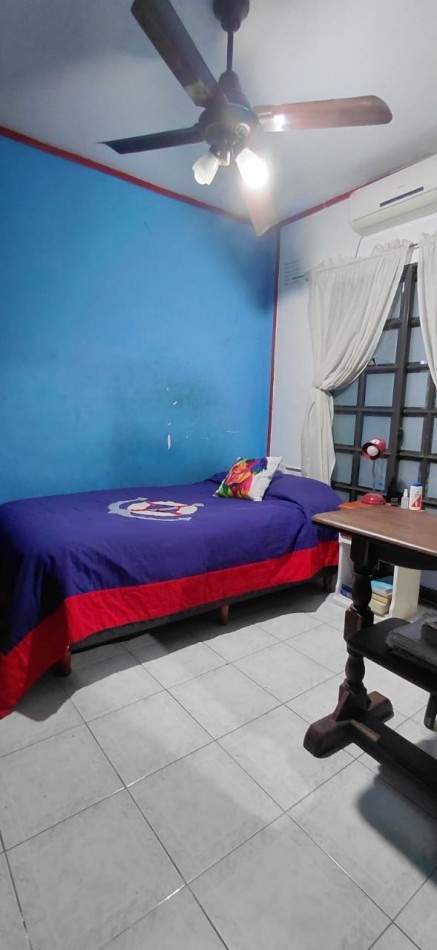 Casa a la Venta con Piscina y Quincho- VIEYTES 1847