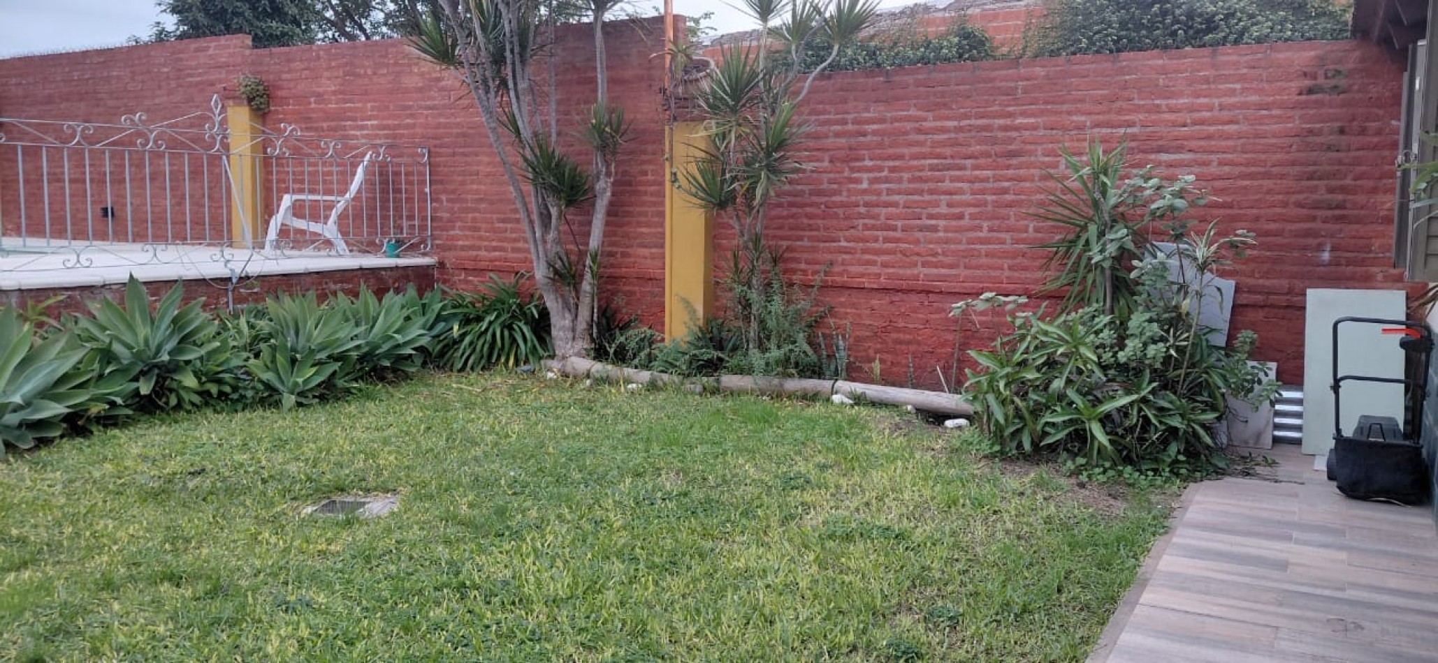 Casa a la Venta con Piscina y Quincho- VIEYTES 1847