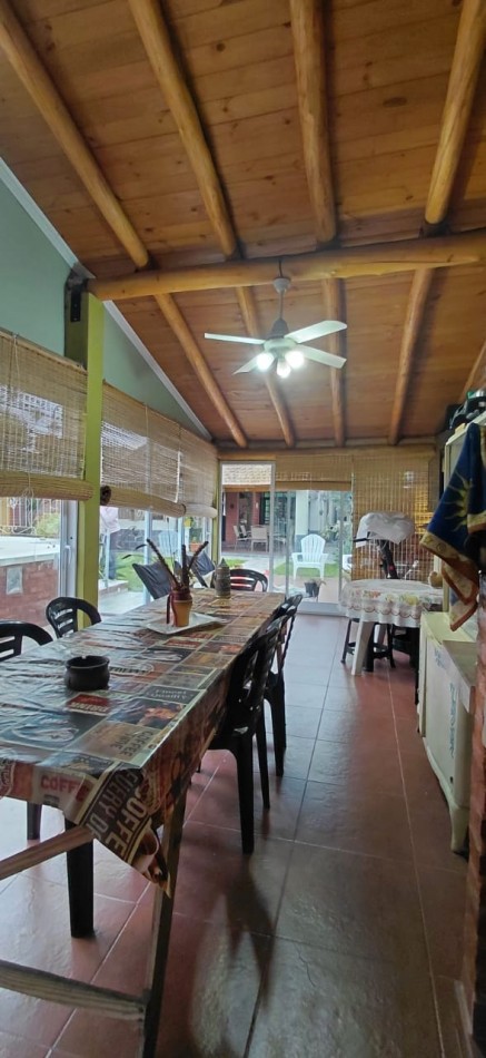 Casa a la Venta con Piscina y Quincho- VIEYTES 1847