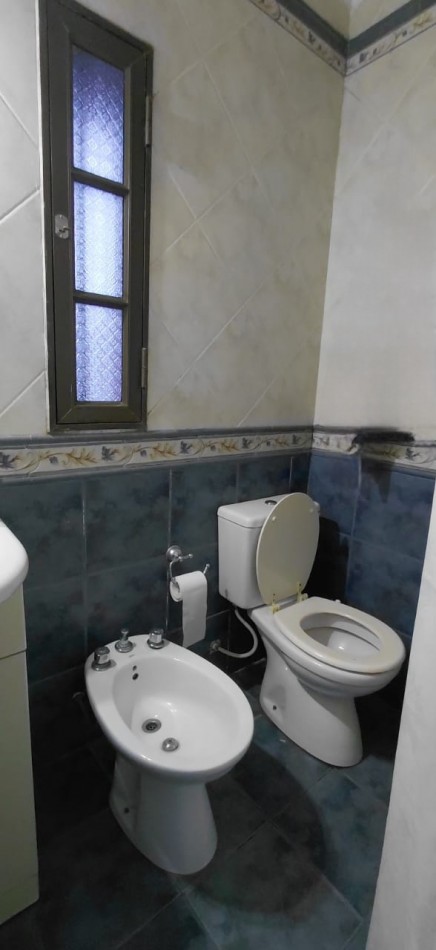 Casa a la Venta con Piscina y Quincho- VIEYTES 1847
