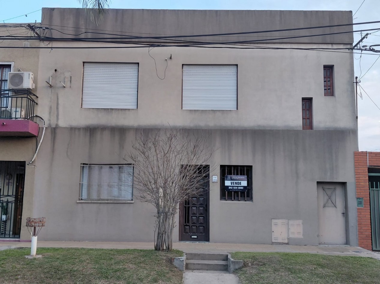 DOS VIVIENDAS en LAVAISSE casi Av. F.Zuviria