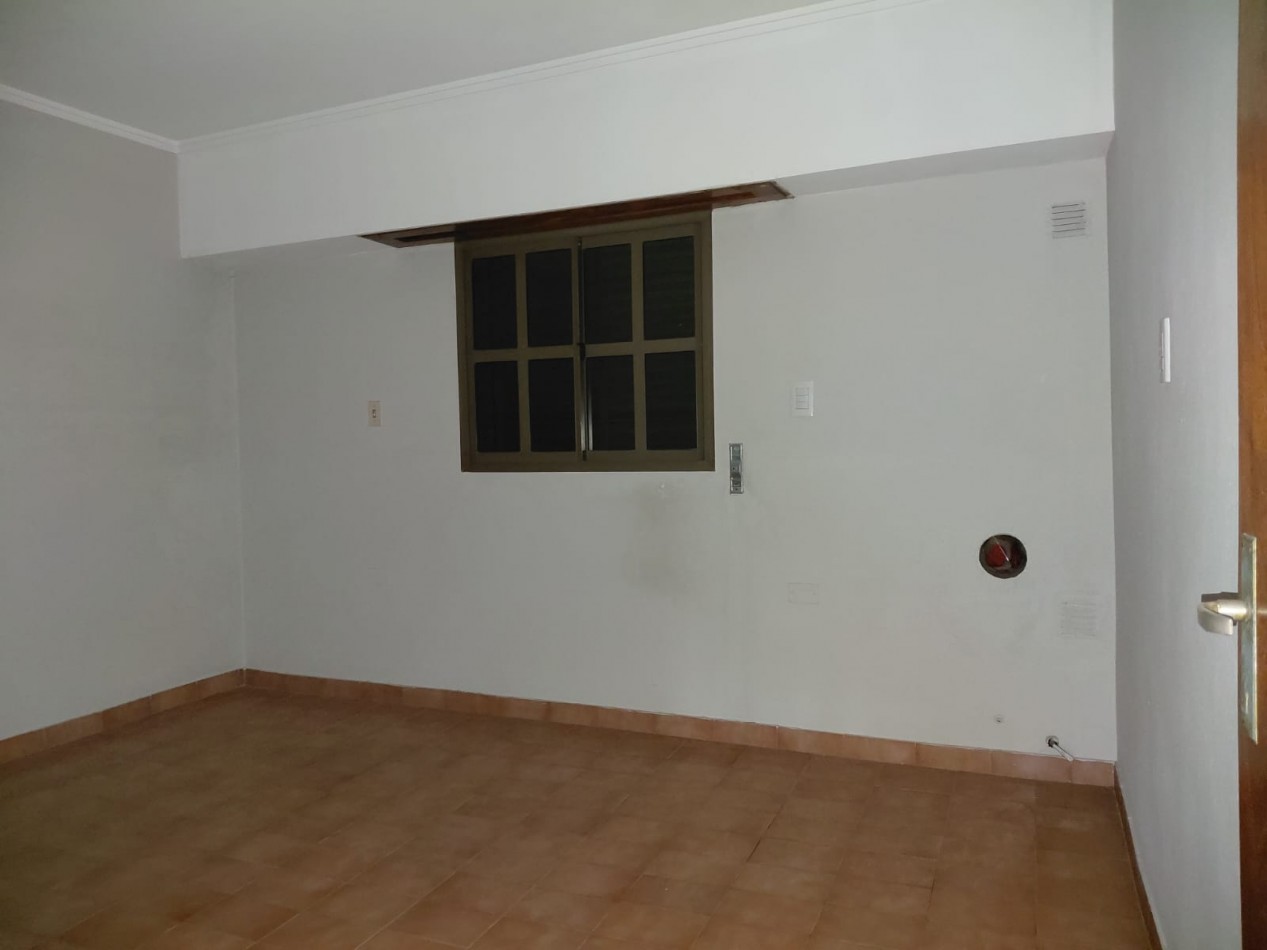 DOS VIVIENDAS en LAVAISSE casi Av. F.Zuviria