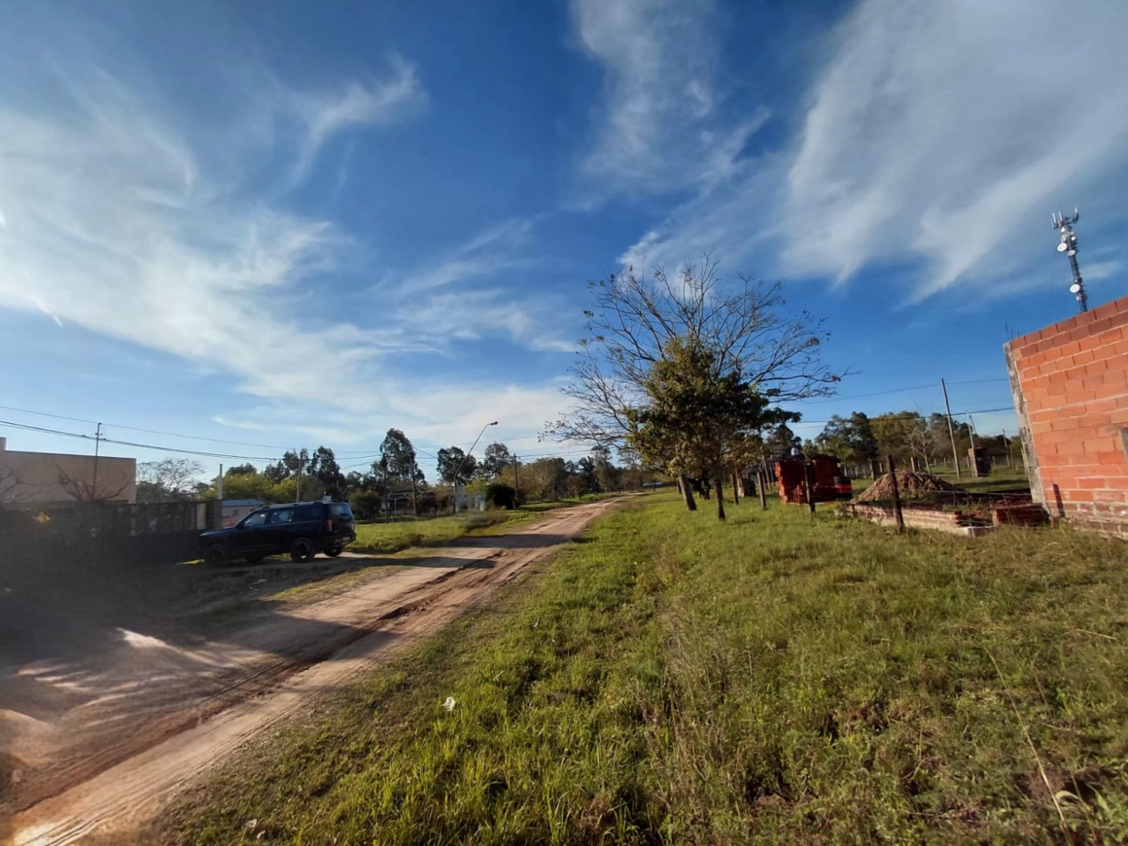 Terreno con Quincho y Pileta en A.Leyes (Ruta 1 - Km 12,5)
