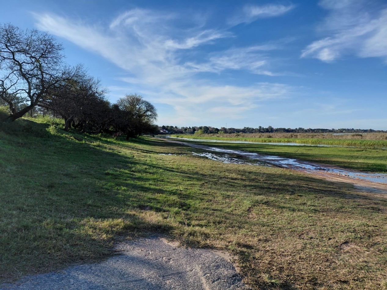 Terreno con Quincho y Pileta en A.Leyes (Ruta 1 - Km 12,5)